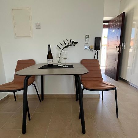 Papho'S Mare Apts Paphos מראה חיצוני תמונה