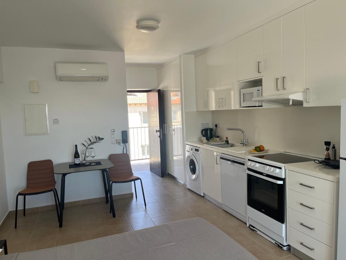 Papho'S Mare Apts Paphos מראה חיצוני תמונה